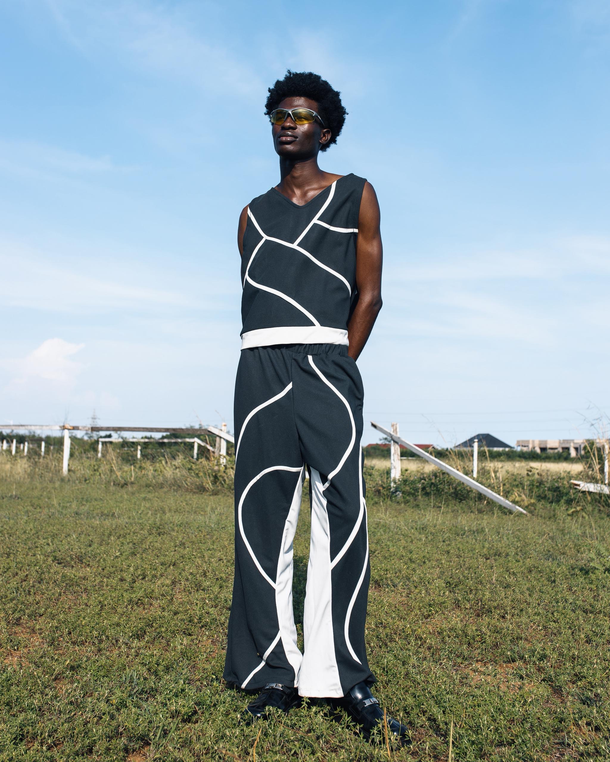 GMT sleeveless top and pants with white hem